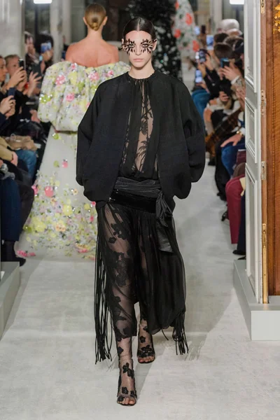 Look 48